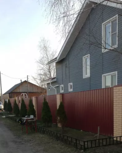 piks-jelt-krasnyi-profnastil1